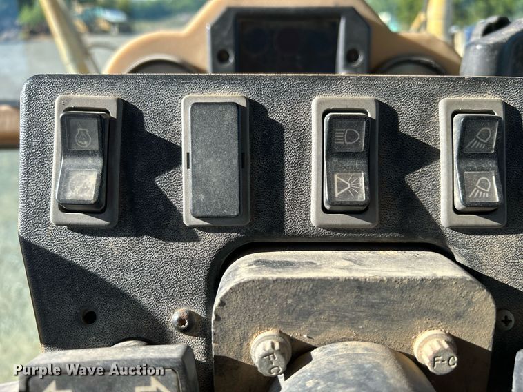 image for item DJ6373 1996 Caterpillar 160H  motor grader