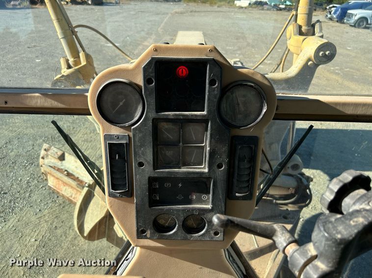 image for item DJ6373 1996 Caterpillar 160H  motor grader