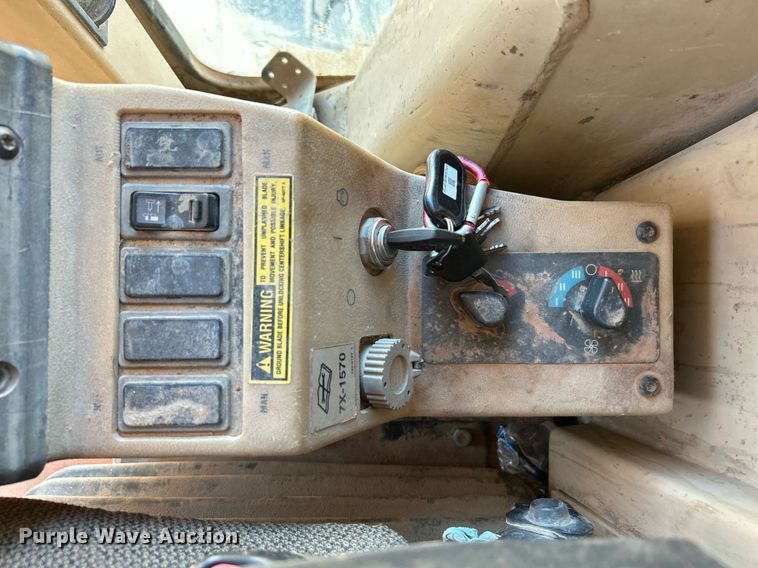 image for item DJ6373 1996 Caterpillar 160H  motor grader