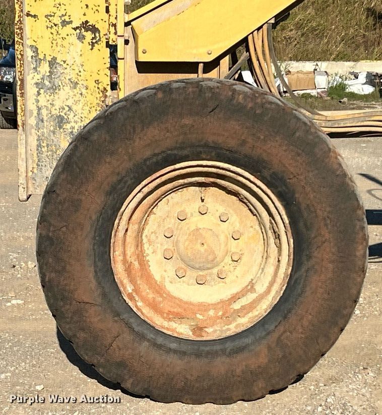 image for item DJ6373 1996 Caterpillar 160H  motor grader