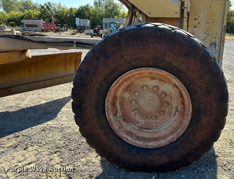 image for item DJ6373 1996 Caterpillar 160H  motor grader