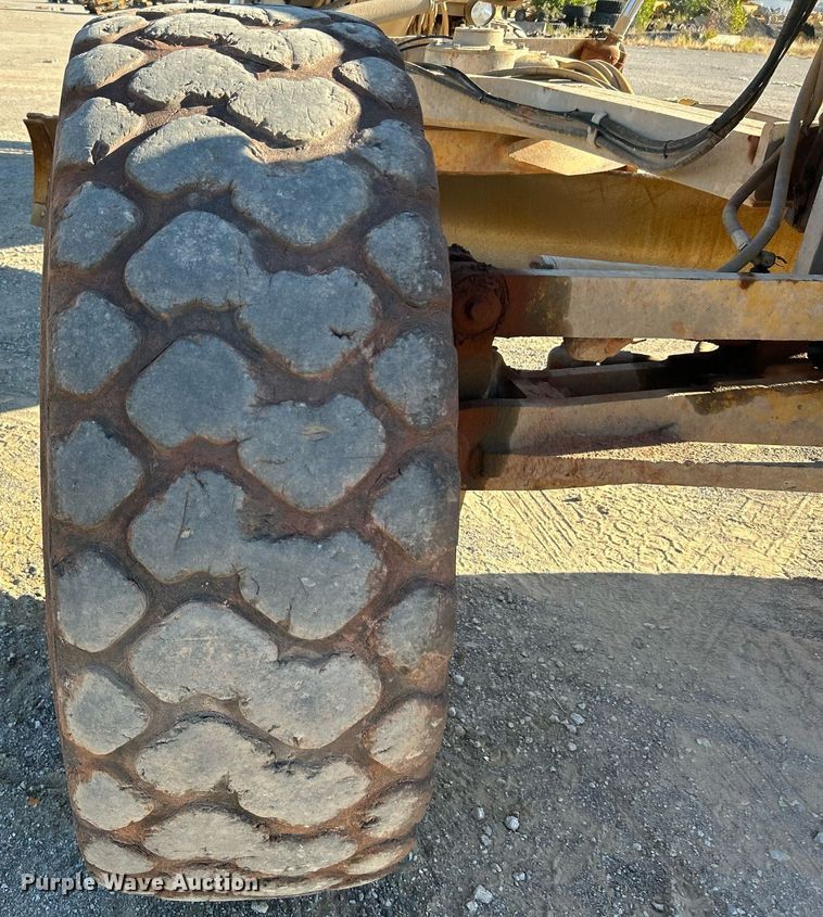 image for item DJ6373 1996 Caterpillar 160H  motor grader