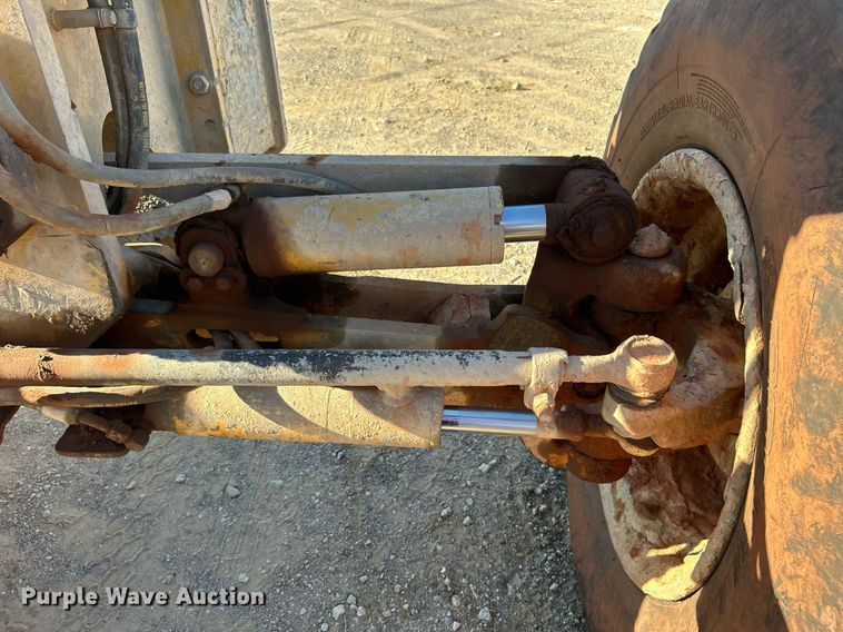 image for item DJ6373 1996 Caterpillar 160H  motor grader