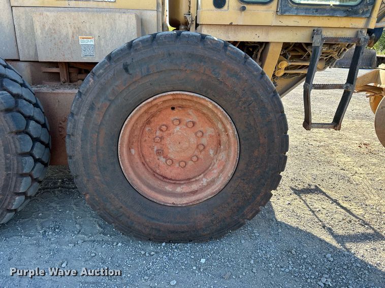 image for item DJ6373 1996 Caterpillar 160H  motor grader