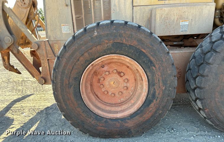image for item DJ6373 1996 Caterpillar 160H  motor grader