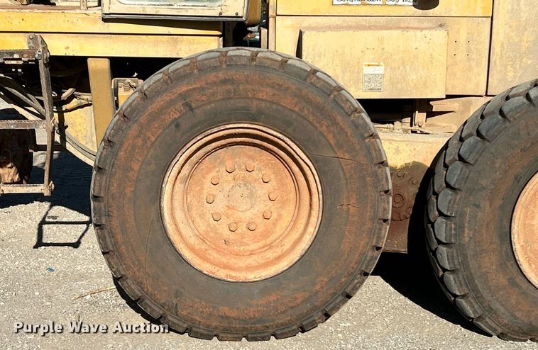 image for item DJ6373 1996 Caterpillar 160H  motor grader