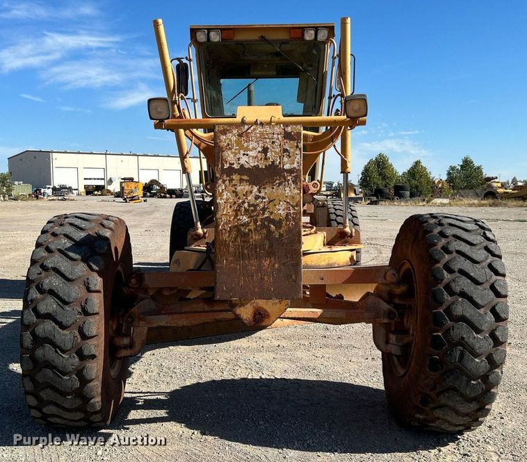 image for item DJ6374 2000 Caterpillar 160H  motor grader