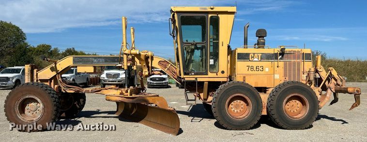 image for item DJ6374 2000 Caterpillar 160H  motor grader