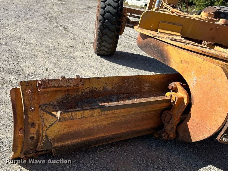 image for item DJ6374 2000 Caterpillar 160H  motor grader