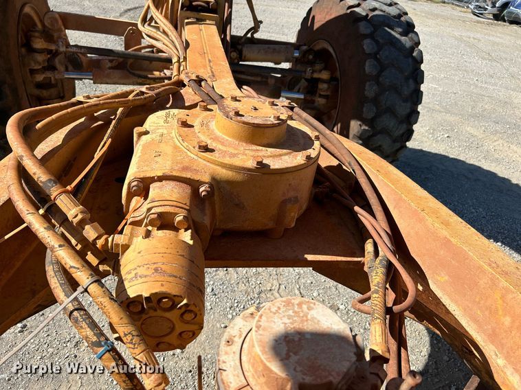 image for item DJ6374 2000 Caterpillar 160H  motor grader