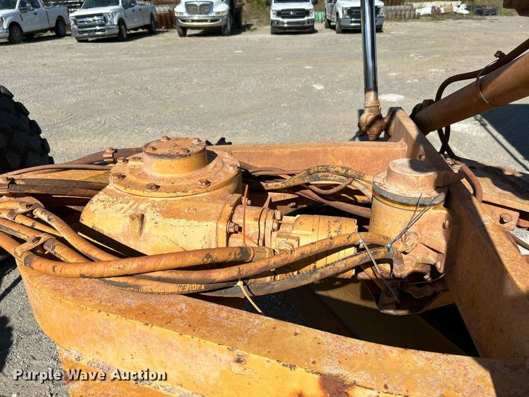 image for item DJ6374 2000 Caterpillar 160H  motor grader