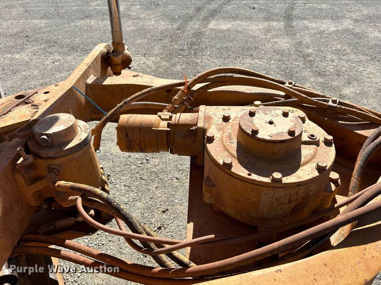 image for item DJ6374 2000 Caterpillar 160H  motor grader