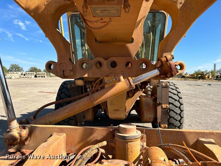 image for item DJ6374 2000 Caterpillar 160H  motor grader