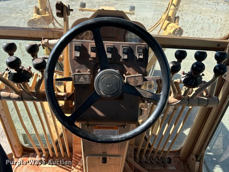 image for item DJ6374 2000 Caterpillar 160H  motor grader