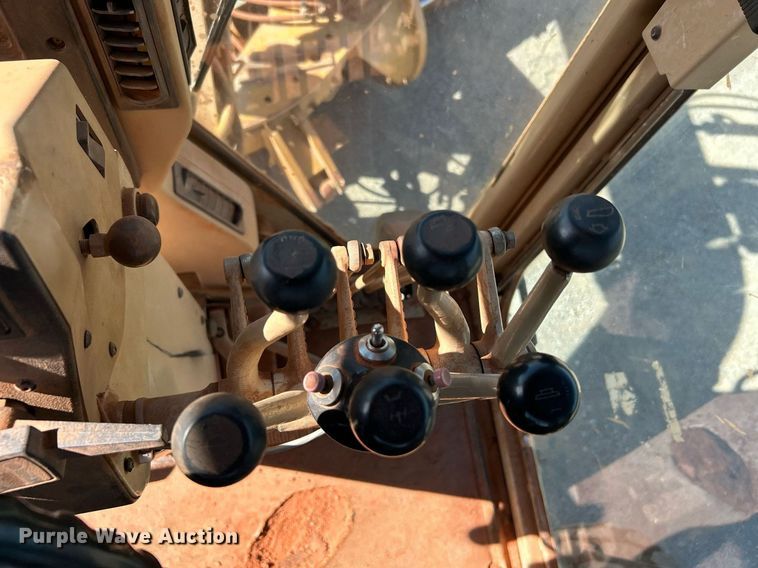 image for item DJ6374 2000 Caterpillar 160H  motor grader