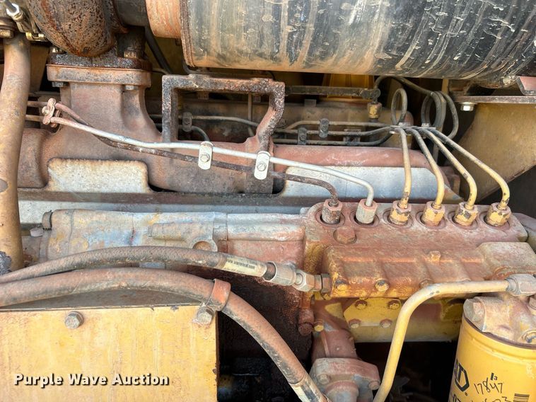 image for item DJ6374 2000 Caterpillar 160H  motor grader