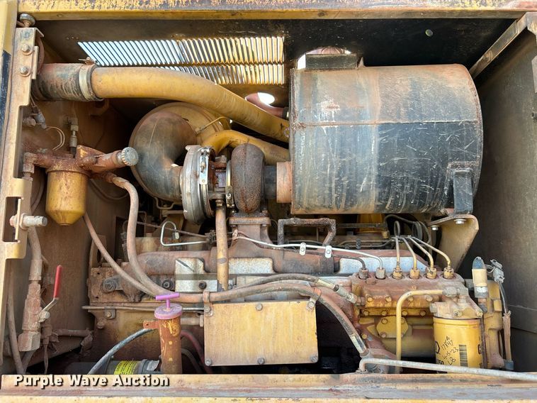 image for item DJ6374 2000 Caterpillar 160H  motor grader