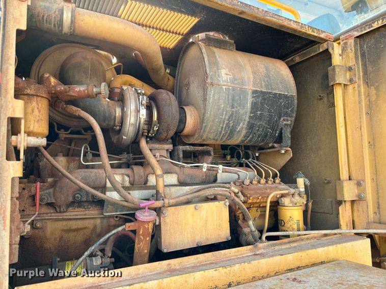 image for item DJ6374 2000 Caterpillar 160H  motor grader