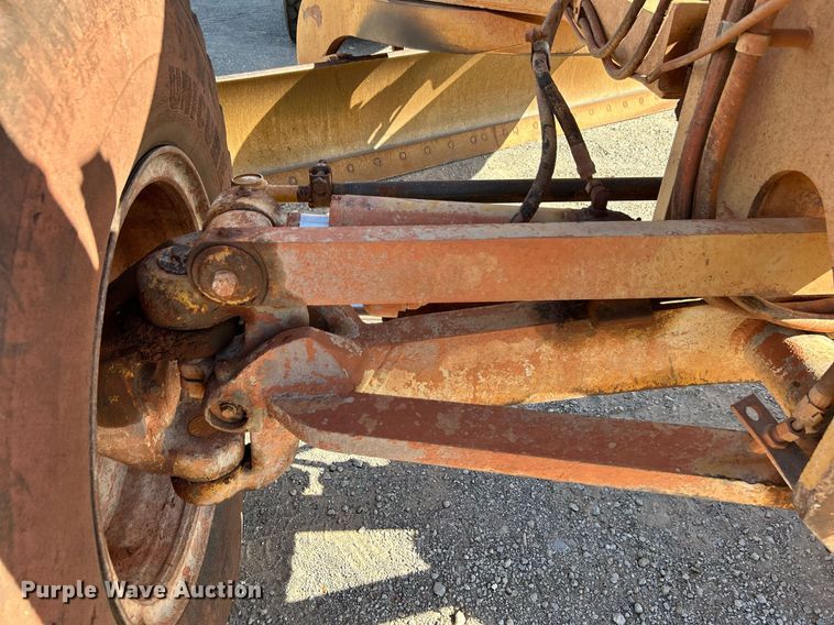 image for item DJ6374 2000 Caterpillar 160H  motor grader