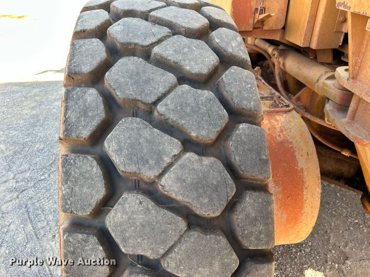 image for item DJ6374 2000 Caterpillar 160H  motor grader