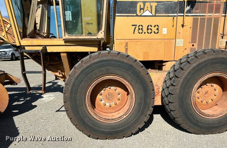 image for item DJ6374 2000 Caterpillar 160H  motor grader