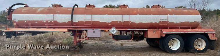 image for item DJ6388 1981 Railmaster Tanks, Inc.  vacuum trailer