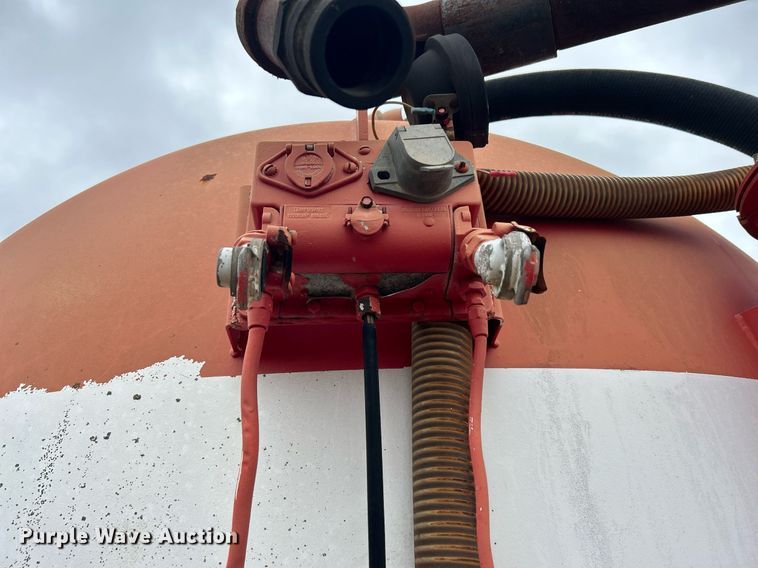 image for item DJ6388 1981 Railmaster Tanks, Inc.  vacuum trailer