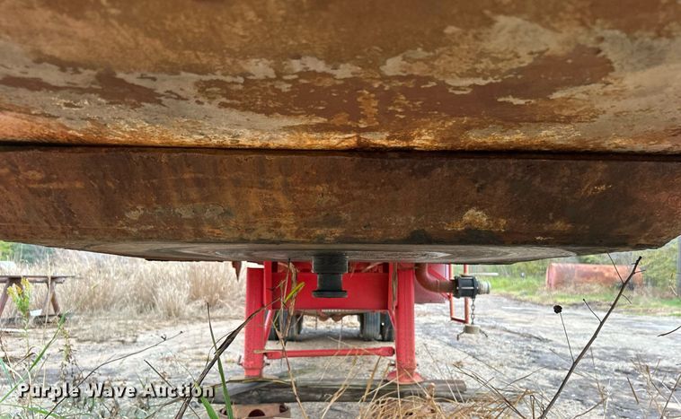 image for item DJ6388 1981 Railmaster Tanks, Inc.  vacuum trailer