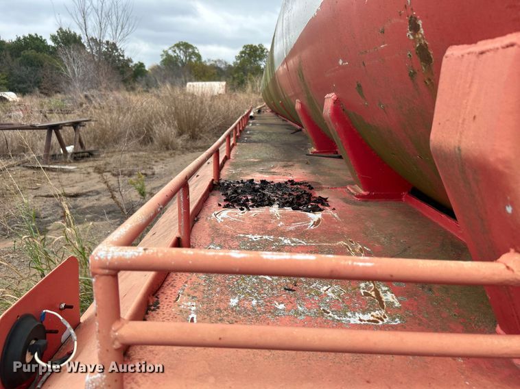 image for item DJ6388 1981 Railmaster Tanks, Inc.  vacuum trailer