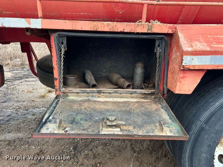 image for item DJ6388 1981 Railmaster Tanks, Inc.  vacuum trailer