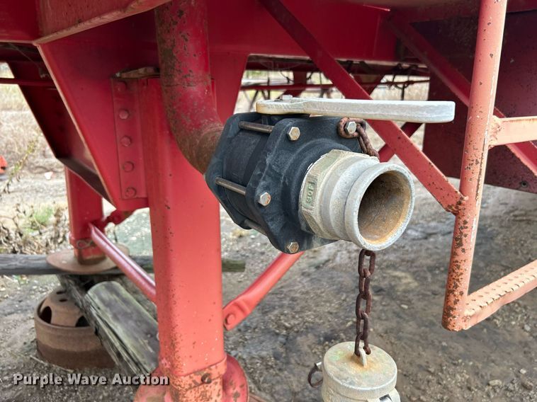 image for item DJ6388 1981 Railmaster Tanks, Inc.  vacuum trailer