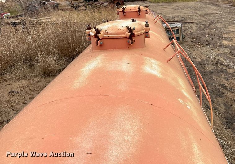 image for item DJ6388 1981 Railmaster Tanks, Inc.  vacuum trailer