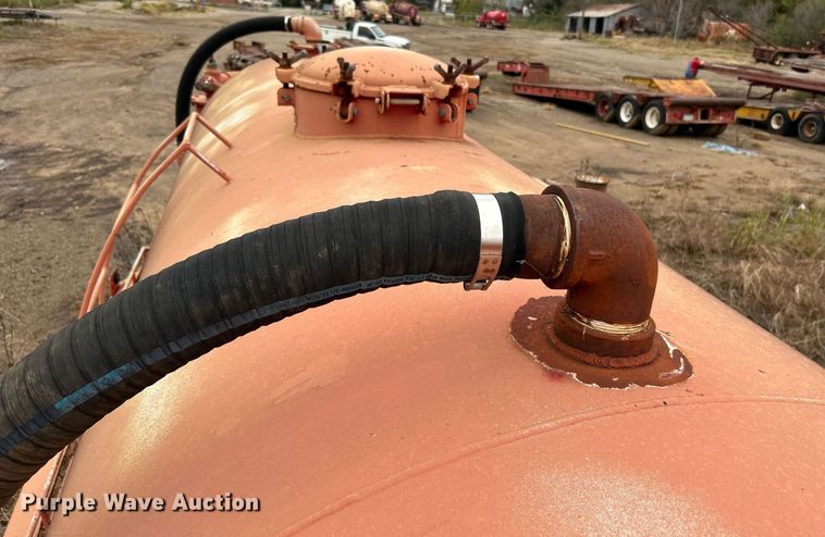 image for item DJ6388 1981 Railmaster Tanks, Inc.  vacuum trailer