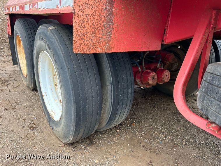 image for item DJ6388 1981 Railmaster Tanks, Inc.  vacuum trailer