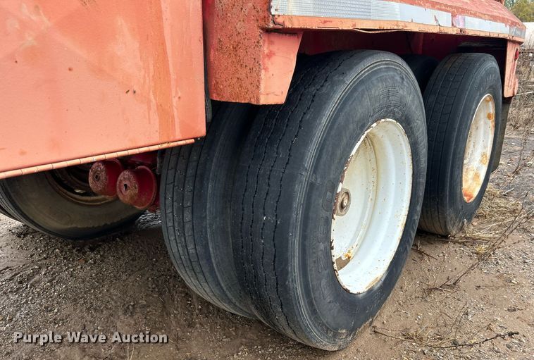 image for item DJ6388 1981 Railmaster Tanks, Inc.  vacuum trailer