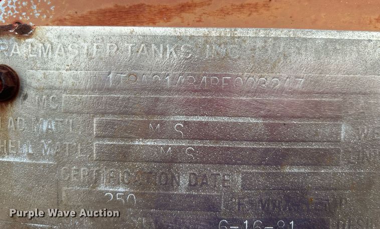 image for item DJ6388 1981 Railmaster Tanks, Inc.  vacuum trailer