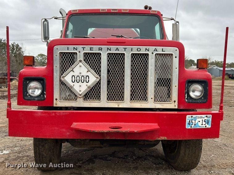 image for item DJ6389 1979 International F-2574  vacuum truck