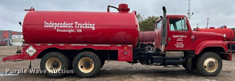 image for item DJ6389 1979 International F-2574  vacuum truck