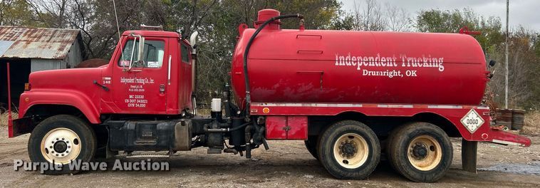 image for item DJ6389 1979 International F-2574  vacuum truck