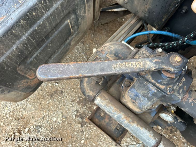 image for item DJ6389 1979 International F-2574  vacuum truck