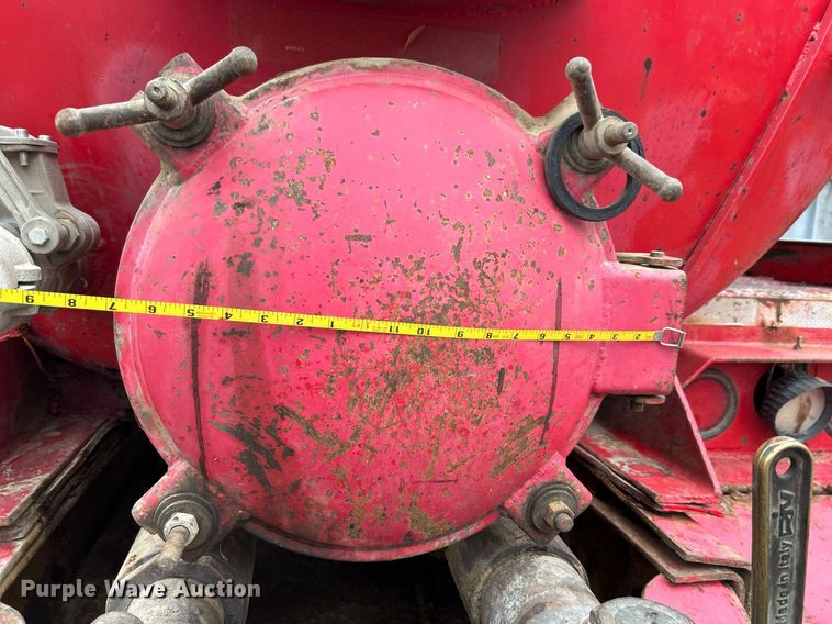 image for item DJ6389 1979 International F-2574  vacuum truck