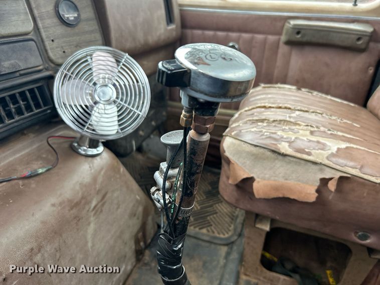 image for item DJ6389 1979 International F-2574  vacuum truck