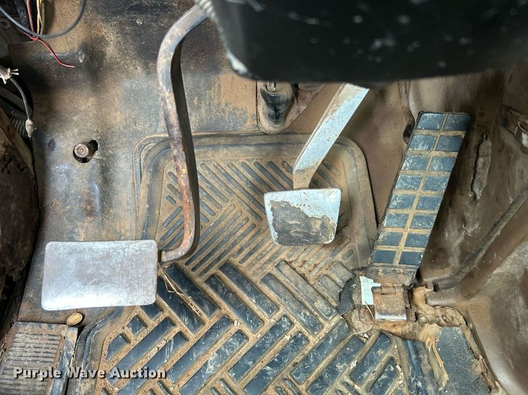 image for item DJ6389 1979 International F-2574  vacuum truck