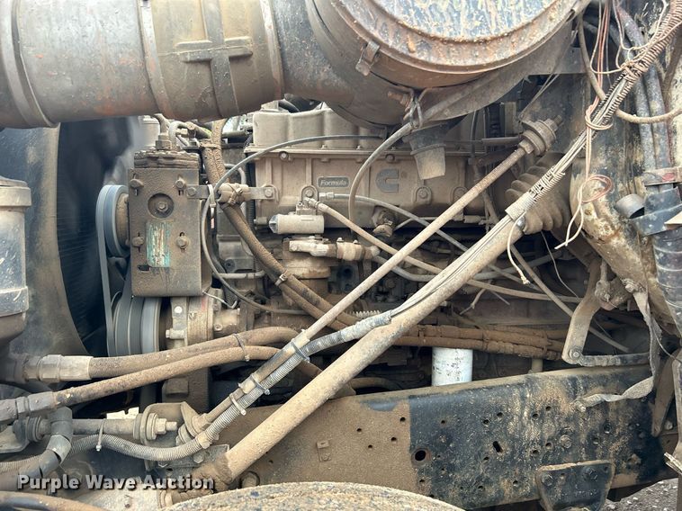 image for item DJ6389 1979 International F-2574  vacuum truck