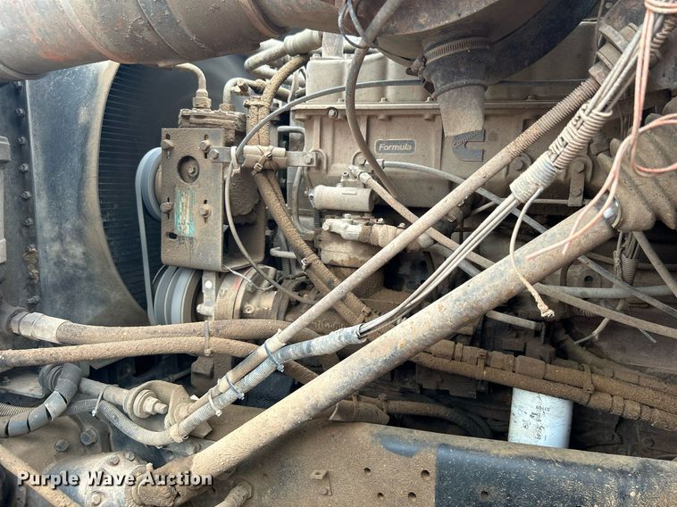 image for item DJ6389 1979 International F-2574  vacuum truck