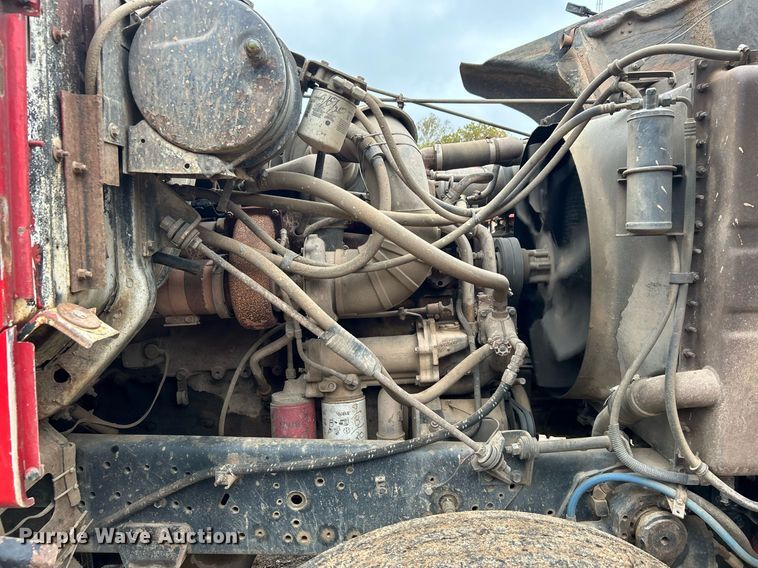 image for item DJ6389 1979 International F-2574  vacuum truck