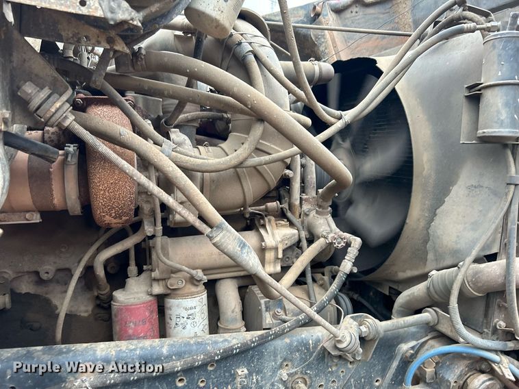 image for item DJ6389 1979 International F-2574  vacuum truck