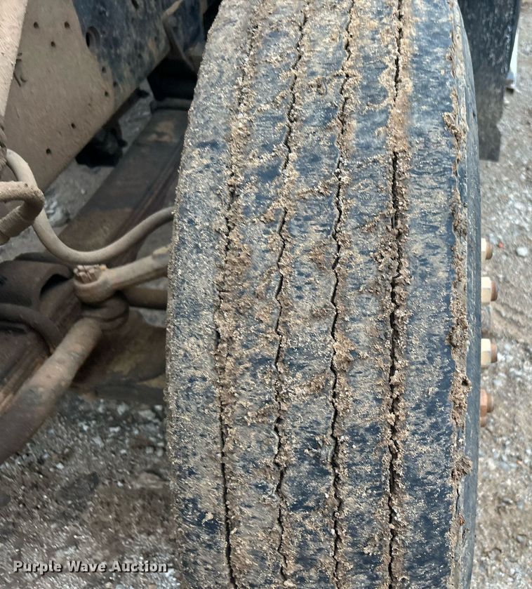 image for item DJ6389 1979 International F-2574  vacuum truck