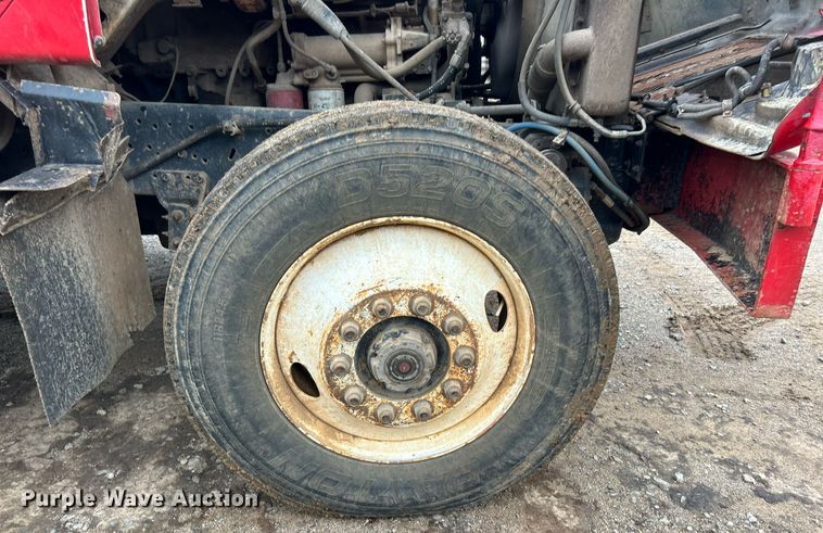 image for item DJ6389 1979 International F-2574  vacuum truck