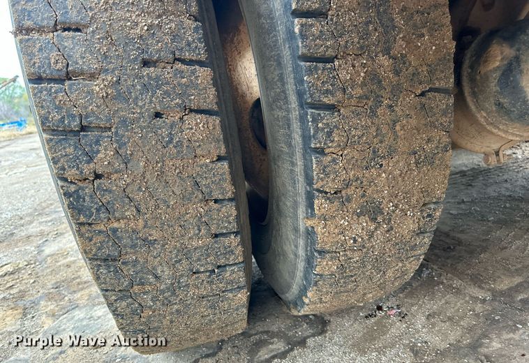 image for item DJ6389 1979 International F-2574  vacuum truck